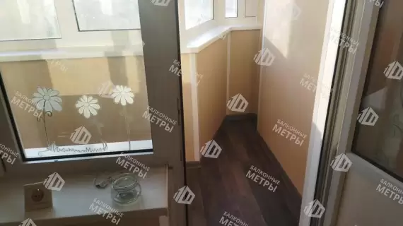 Остекление и отделка балкона в многоквартирном доме Остекление и отделка балкона в многоквартирном доме