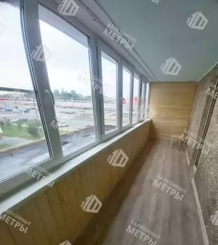 Отделка балкона с утеплением и остеклением Rehau Отделка балкона с утеплением и остеклением Rehau