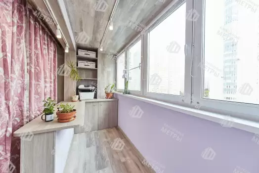 Объединение балкона с комнатой с отделкой и остеклением Объединение балкона с комнатой с отделкой и остеклением