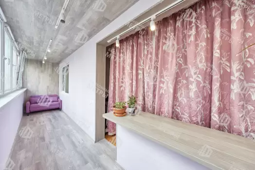 Объединение балкона с комнатой с отделкой и остеклением Объединение балкона с комнатой с отделкой и остеклением