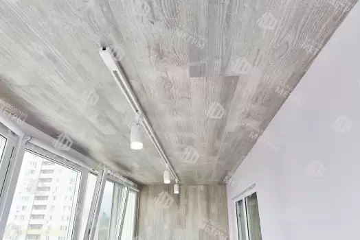 Объединение балкона с комнатой с отделкой и остеклением Объединение балкона с комнатой с отделкой и остеклением