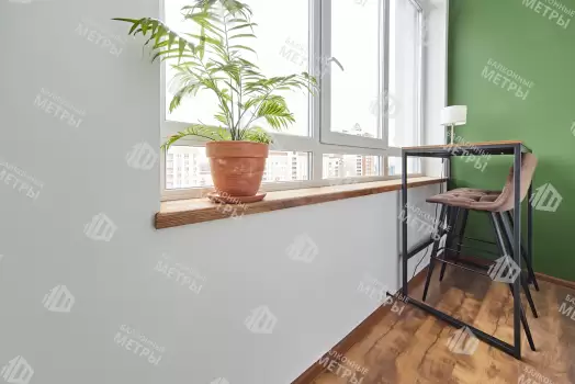 Дизайнерская отделка балкона гипсокартоном с утеплением и остеклением Дизайнерская отделка балкона гипсокартоном с утеплением и остеклением