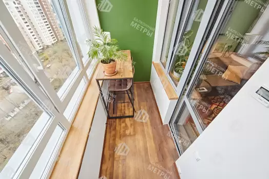 Дизайнерская отделка балкона гипсокартоном с утеплением и остеклением Дизайнерская отделка балкона гипсокартоном с утеплением и остеклением