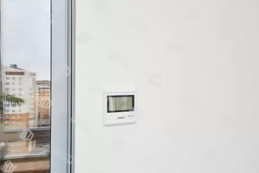 Дизайнерская отделка балкона гипсокартоном с утеплением и остеклением Дизайнерская отделка балкона гипсокартоном с утеплением и остеклением