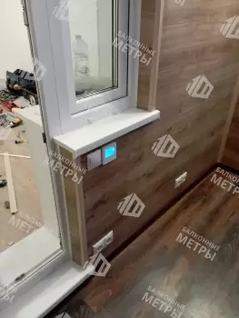 Отделка балкона под ключ в серии дома П-44 с холодным остеклением Отделка балкона под ключ в серии дома П-44 с холодным остеклением