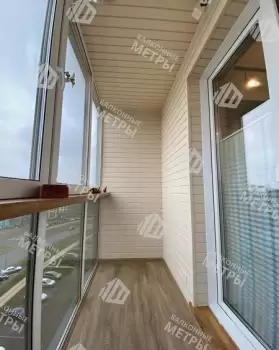 Панорамное остекление с размещением спортивного инвентаря Панорамное остекление с размещением спортивного инвентаря